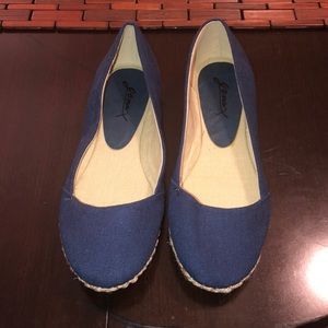 Women’s flat shoes